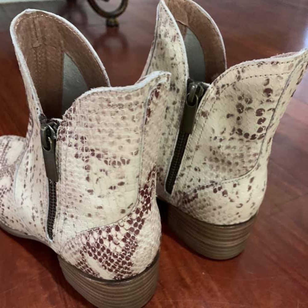 Booties - Picture 3 of 4